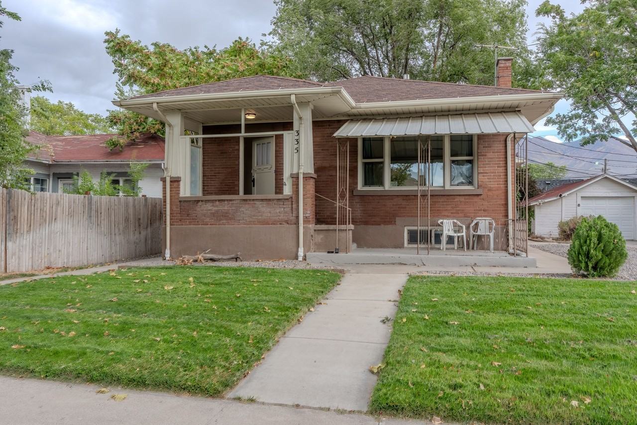 Brown Duplex - Photo 2 of 8