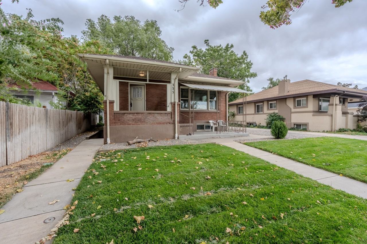 Brown Duplex - Photo 3 of 8