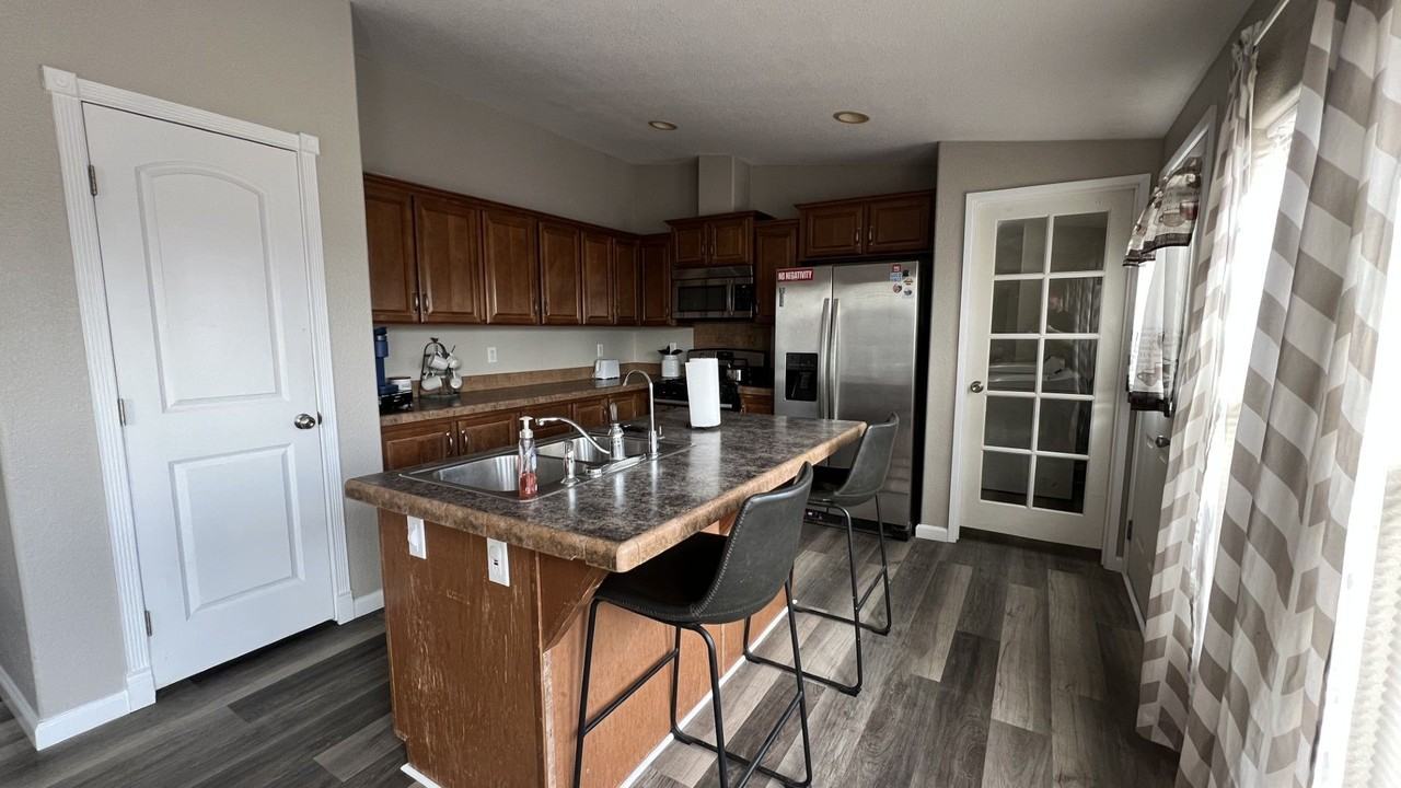 6009 Las Flores Avenue - Photo 2 of 14