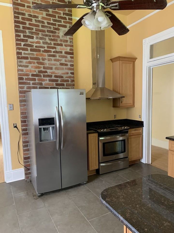 7625 Oak St - Photo 7 of 13