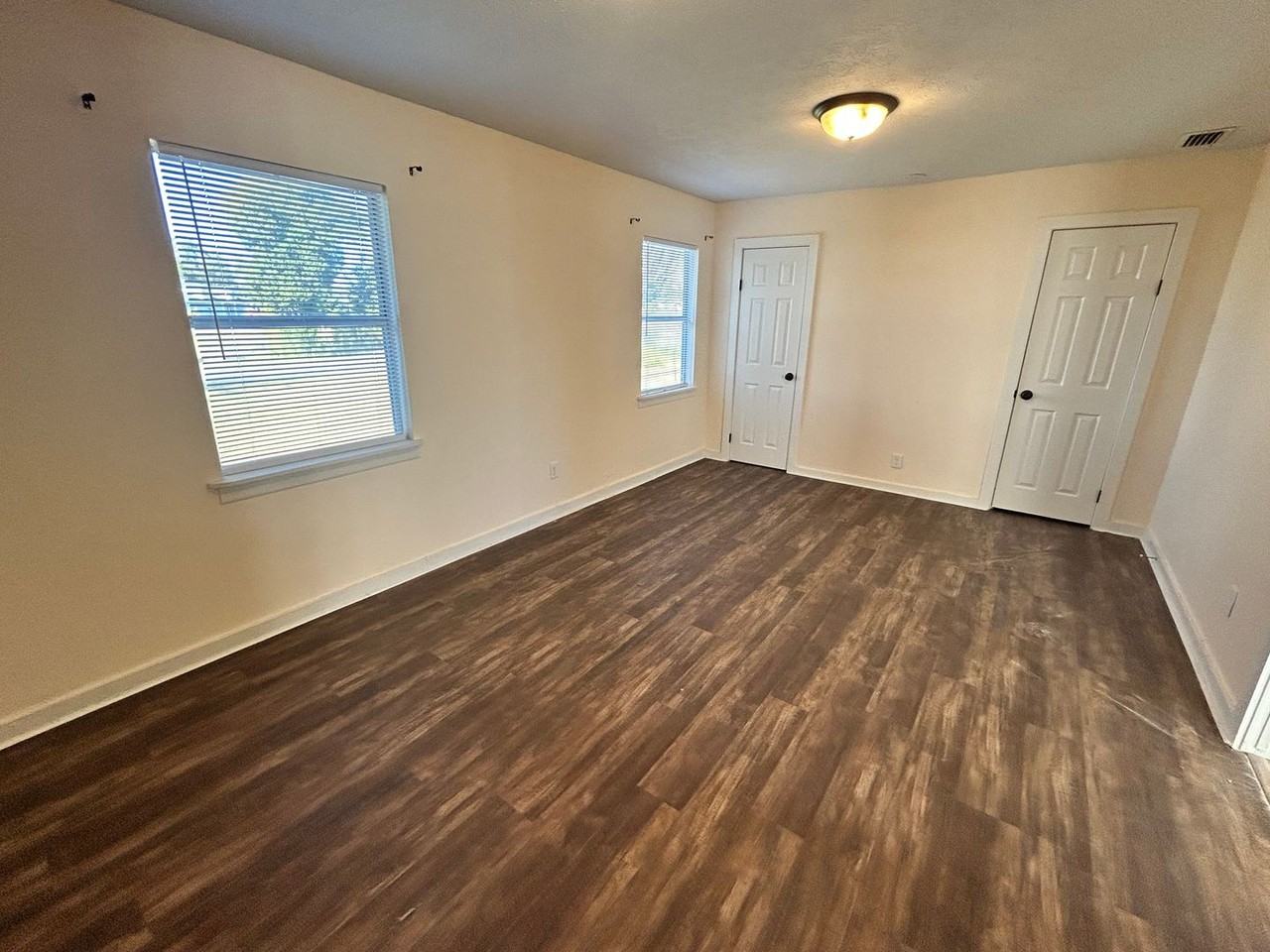 606 Florida Ave - Photo 4 of 17