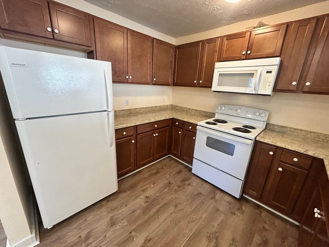 606 Florida Ave - Photo 7 of 17