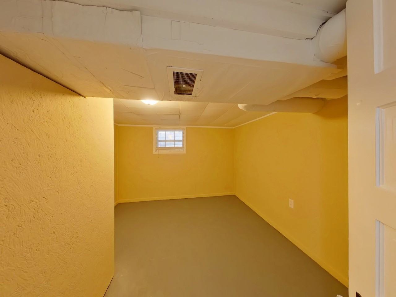 207 1/2 S Erie St - Photo 7 of 8