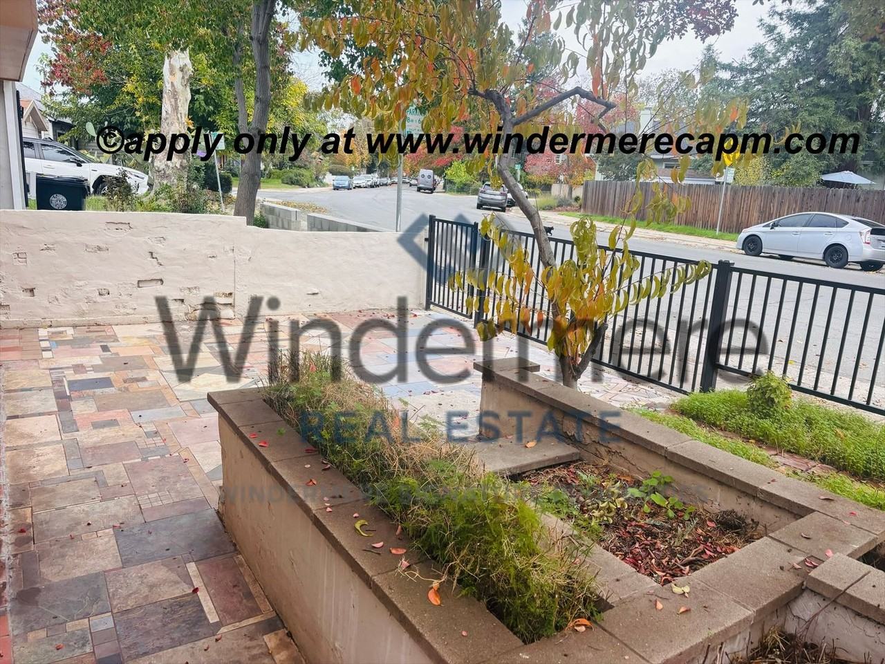 2420 37th St - Photo 5 of 29