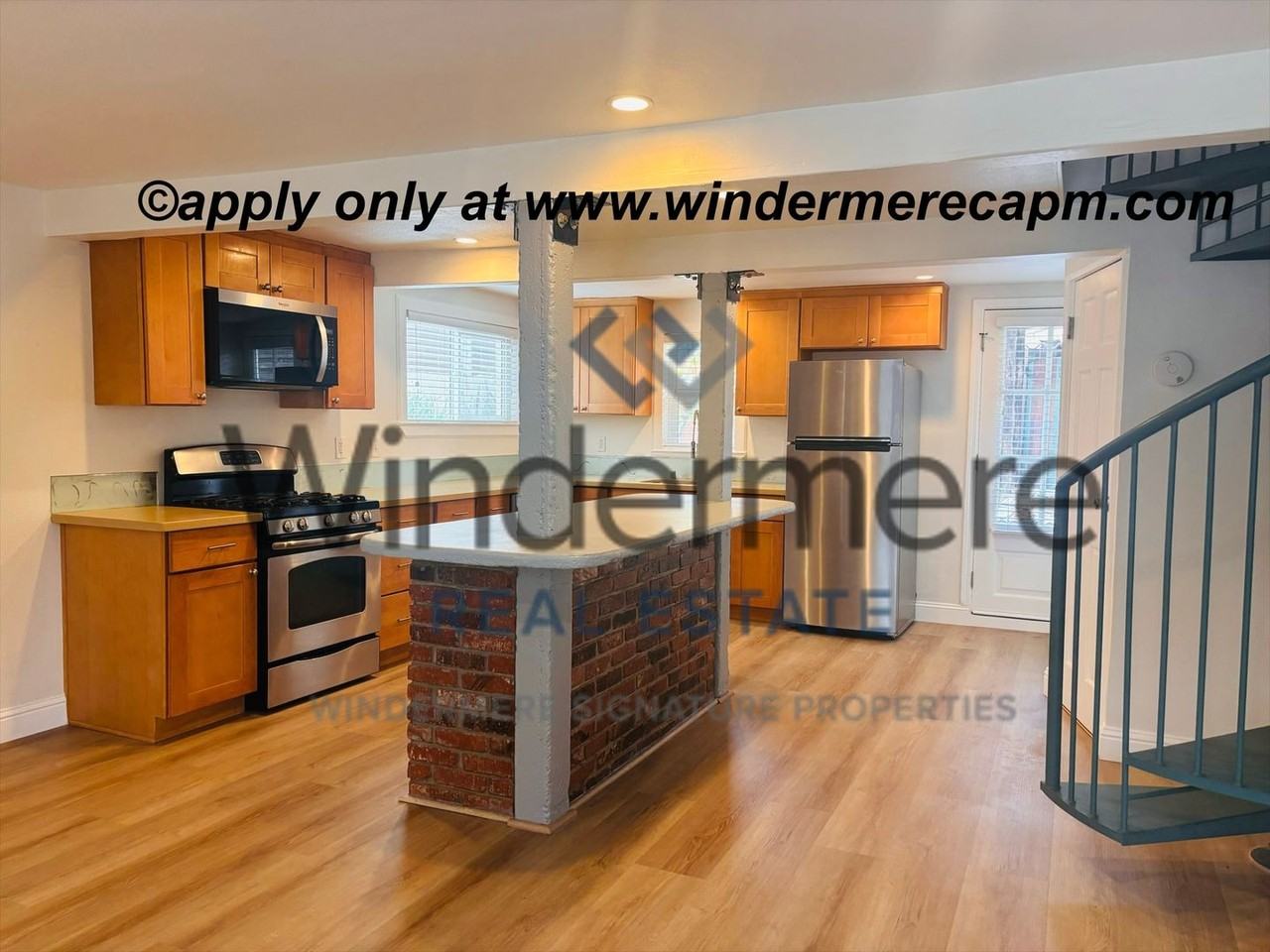 2420 37th St - Photo 2 of 29