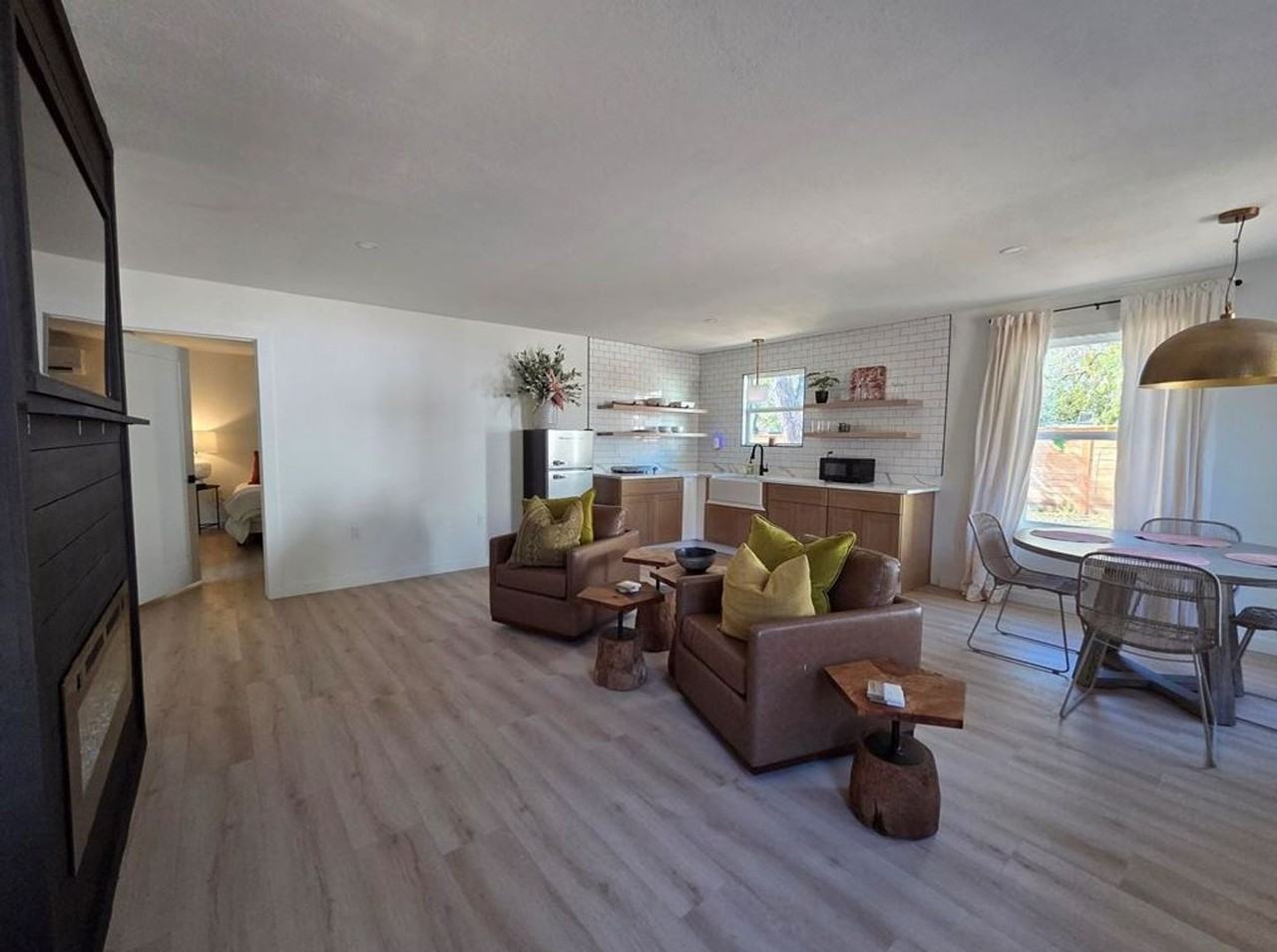 421 E Orchard St - Photo 3 of 15