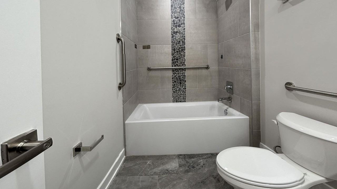 2105 Germantown Ave - Photo 4 of 12