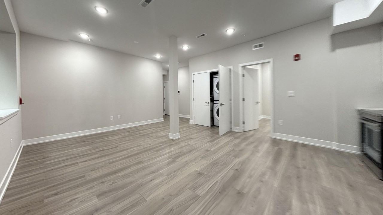 2105 Germantown Ave - Photo 5 of 12