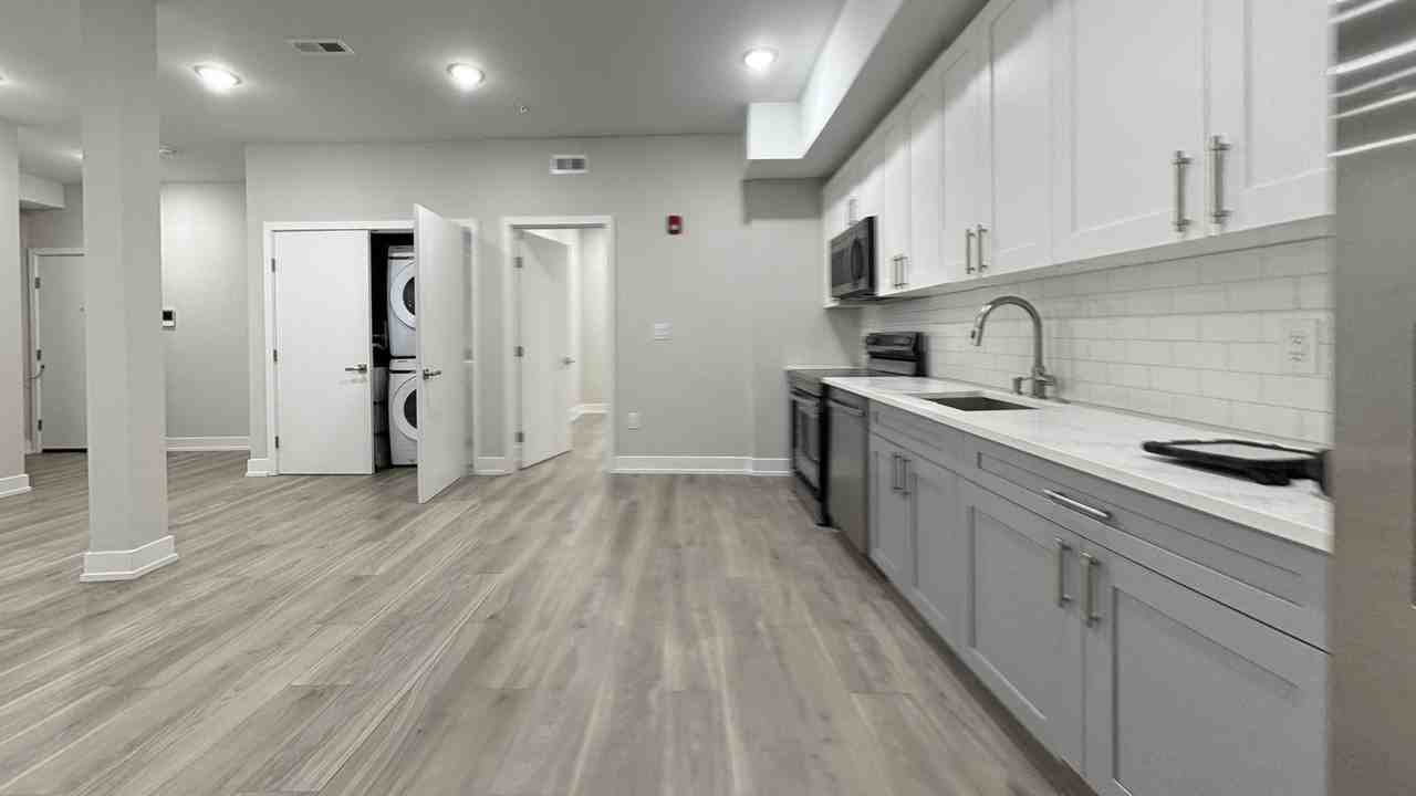 2105 Germantown Ave - Photo 6 of 12