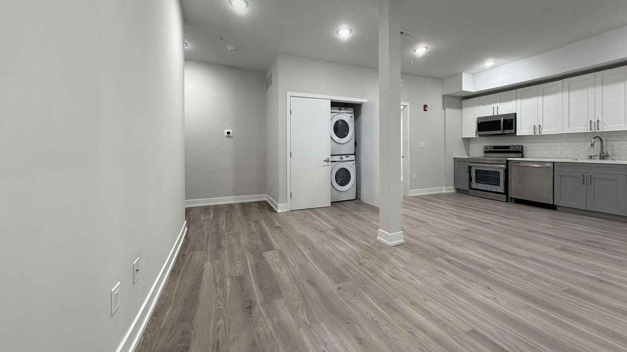 2105 Germantown Ave - Photo 7 of 12