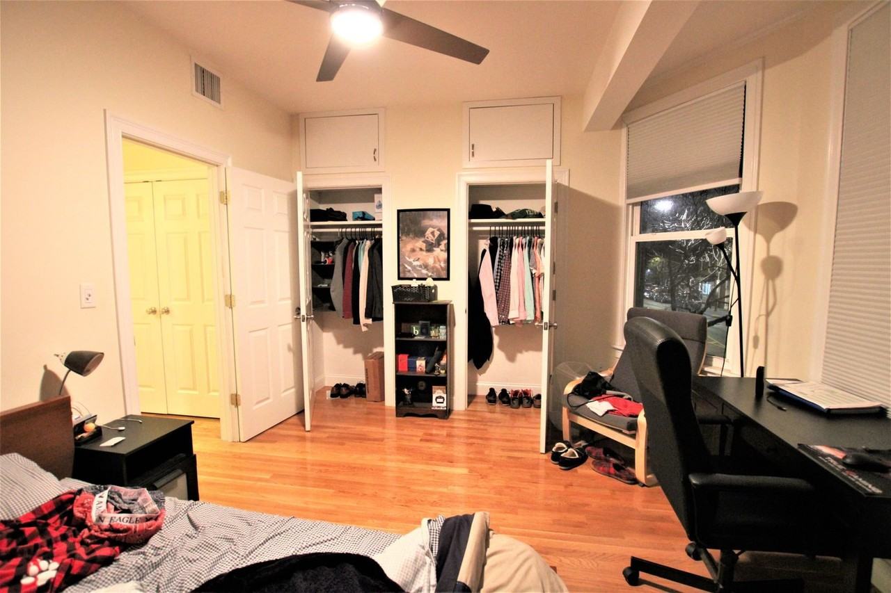 1023 Tremont Street - Photo 4 of 9