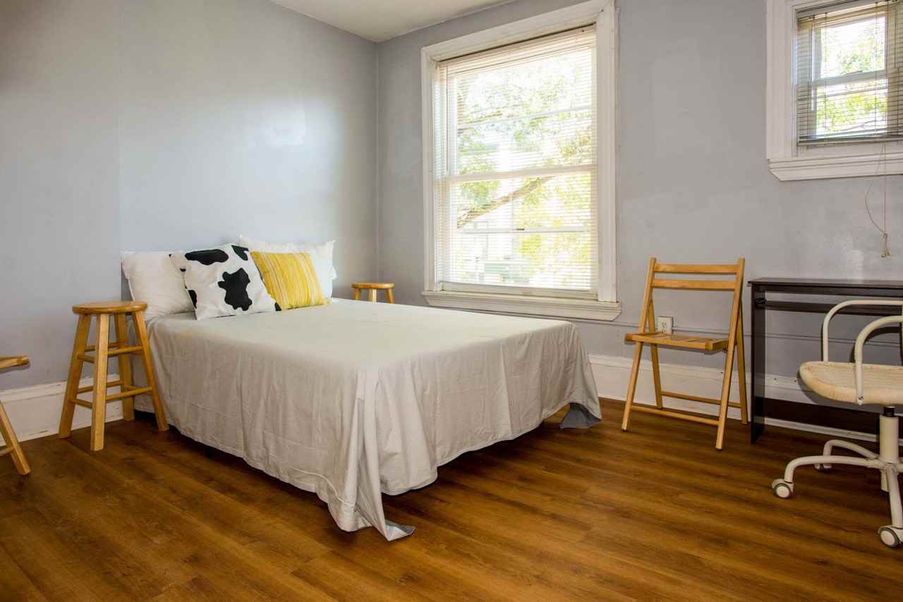 64 Hammond Street - Photo 4 of 19