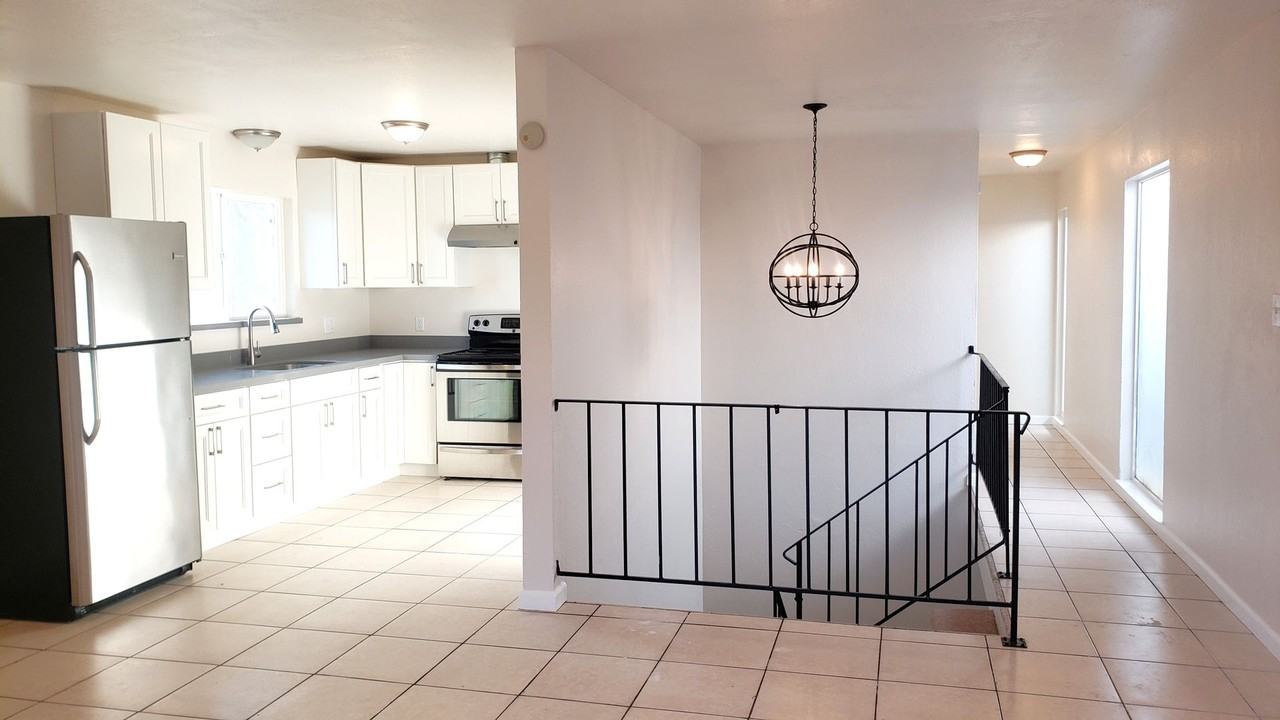 7449 Weld St - Photo 4 of 10