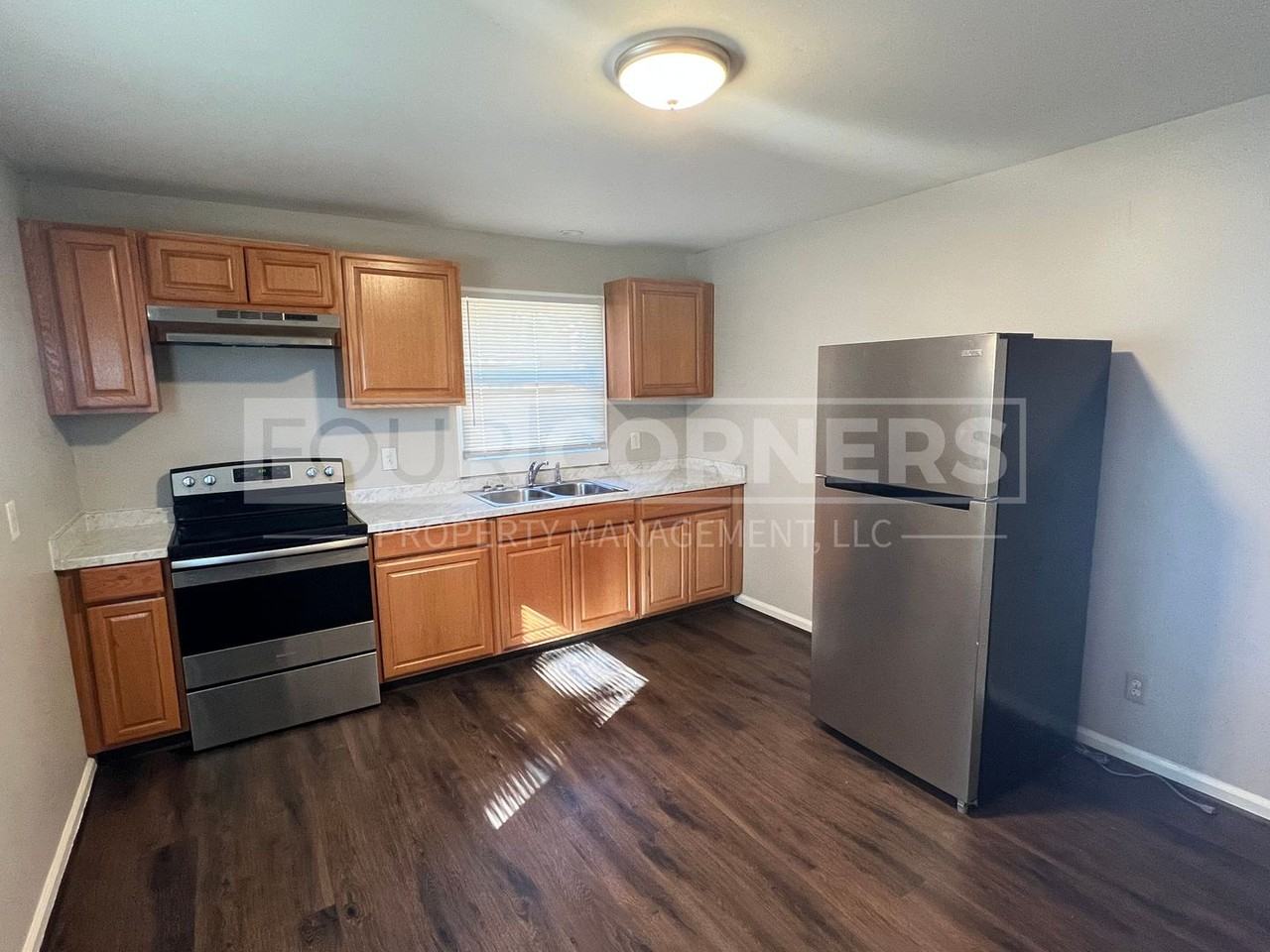 2202 Jolson Ct - Photo 3 of 7