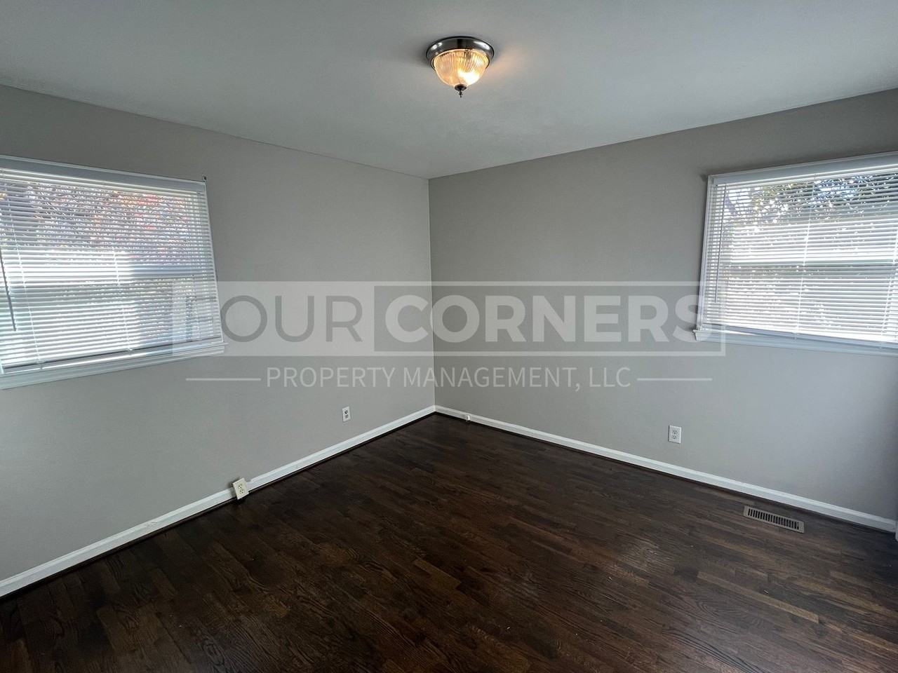 2202 Jolson Ct - Photo 4 of 7