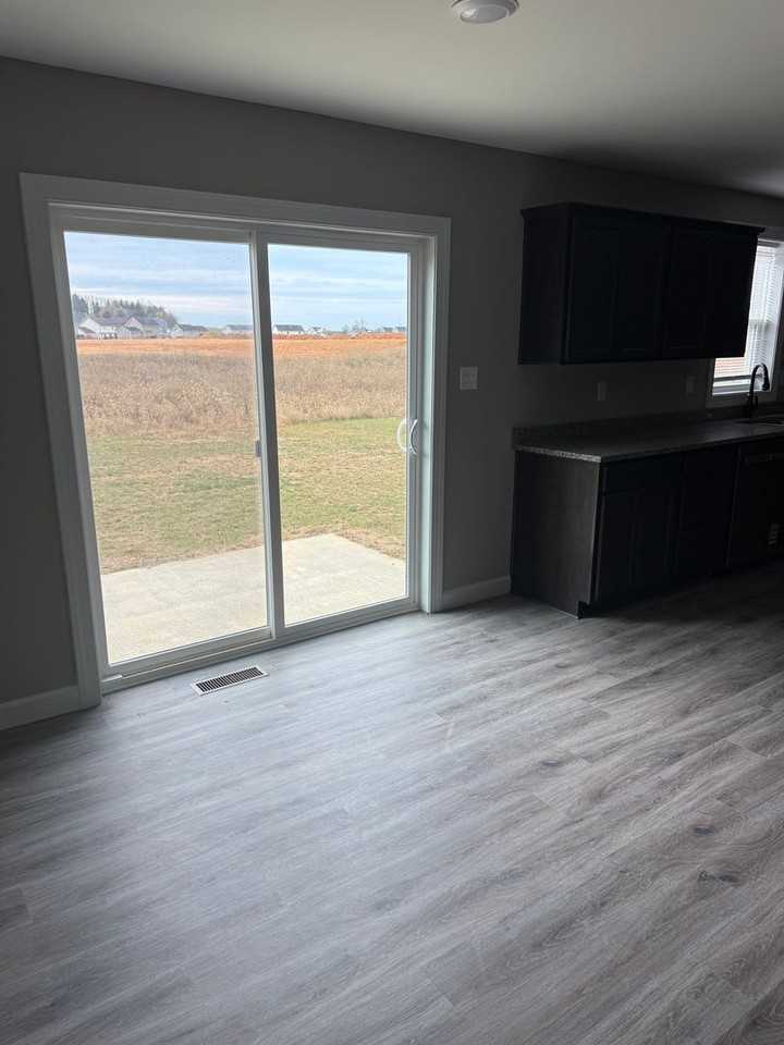 243 Woodridge Dr - Photo 7 of 45