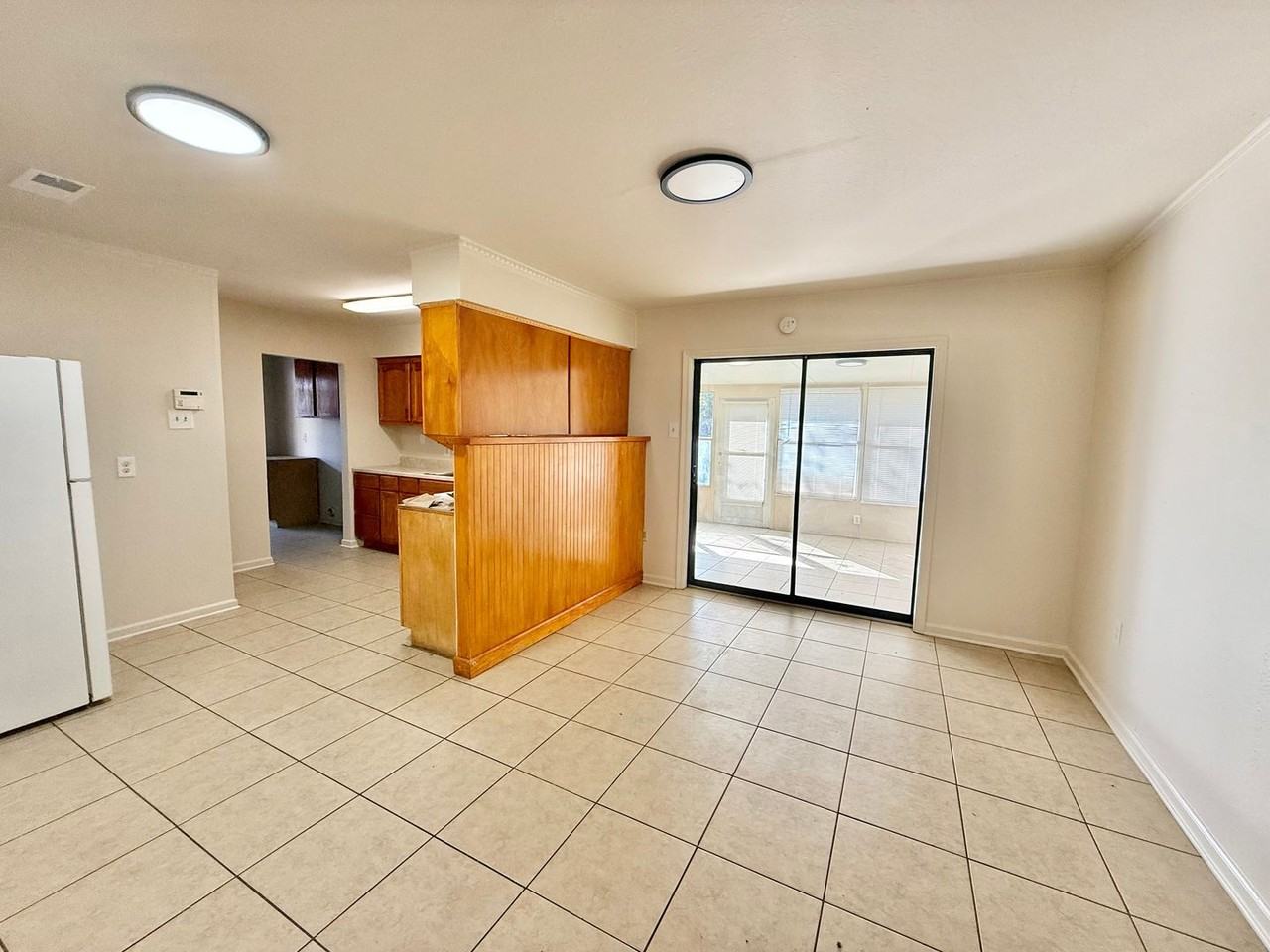 14240 Locust St - Photo 5 of 14