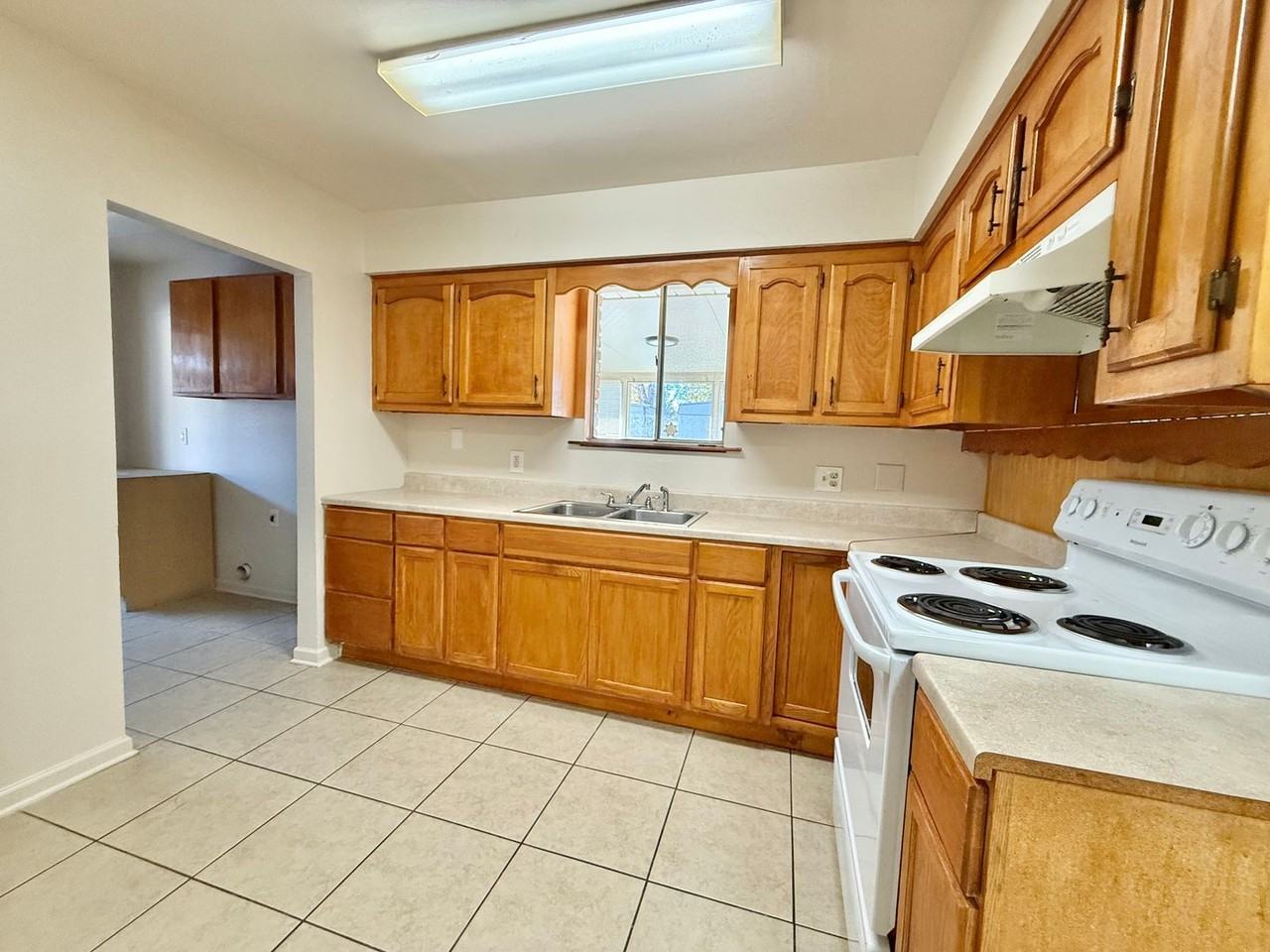 14240 Locust St - Photo 3 of 14