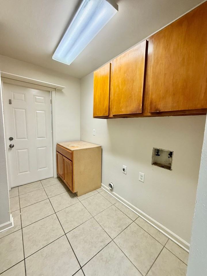 14240 Locust St - Photo 6 of 14