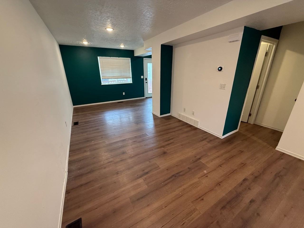 416 N Nesmith Ave - Photo 4 of 18