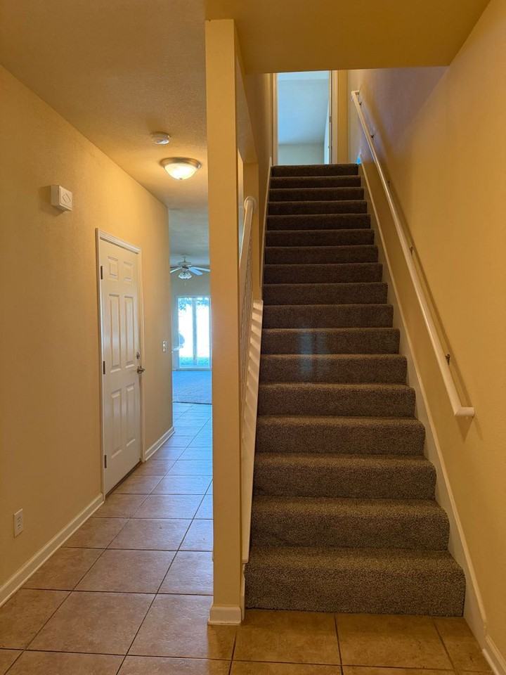 148 Iron Horse Drive West - Photo 2 of 13