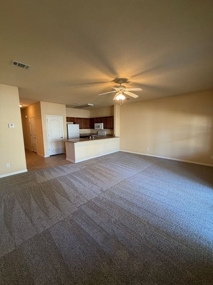 148 Iron Horse Drive West - Photo 5 of 13