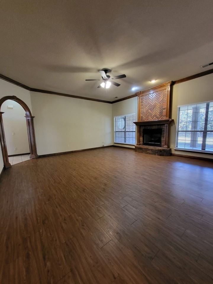 1204 Locust Drive - Photo 3 of 32