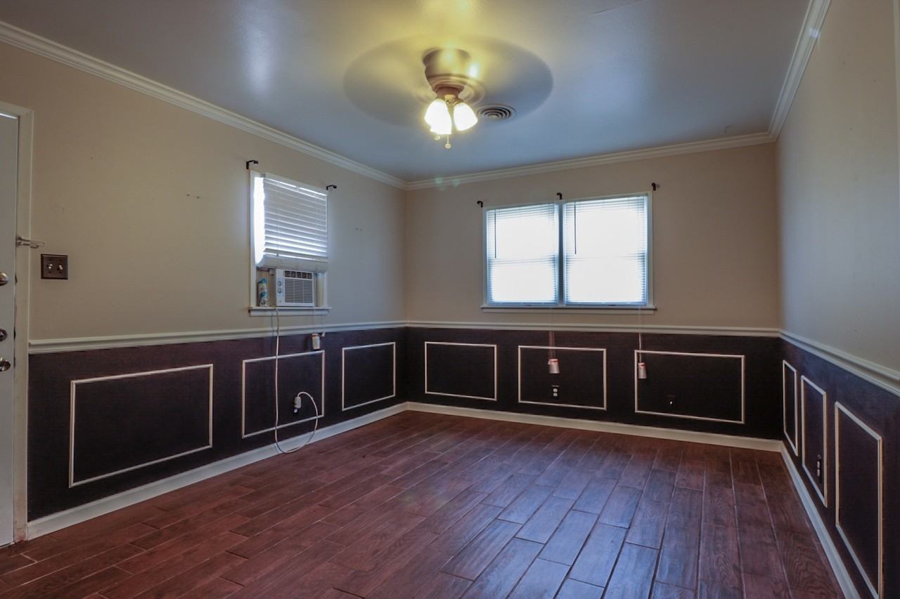 2429 23rd - Photo 3 of 16