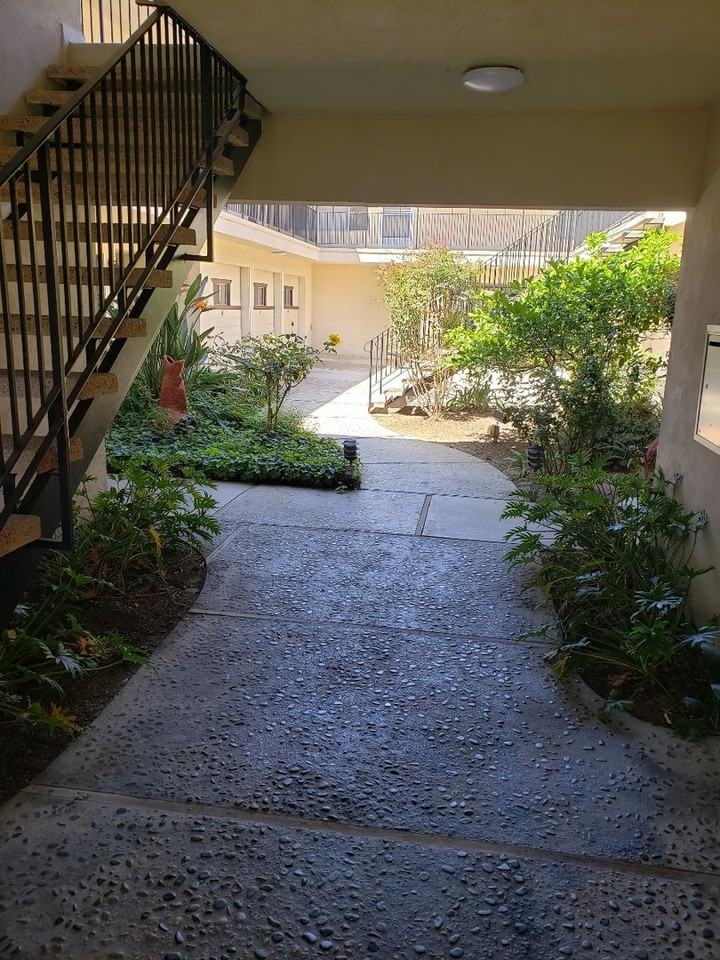 283: 377 Freeman Ave. - Photo 3 of 21