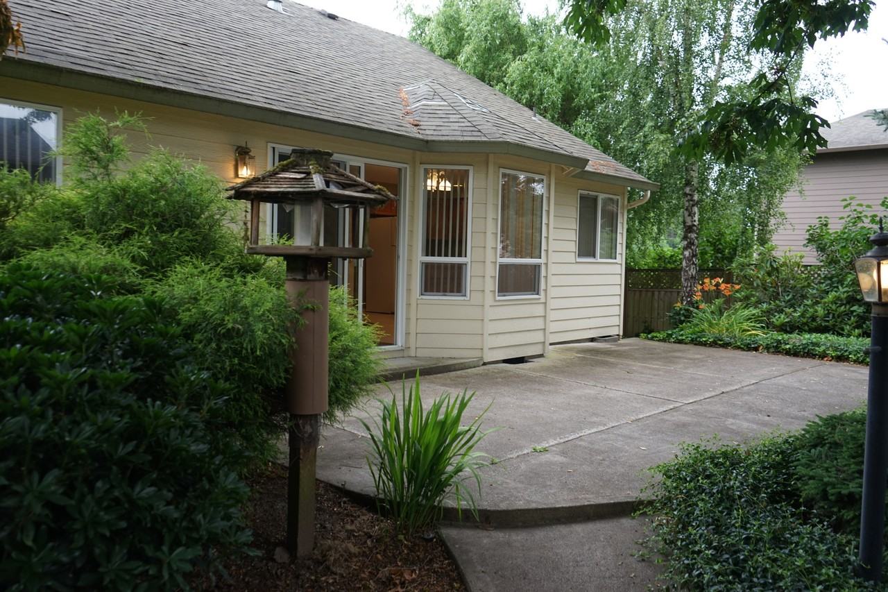 9404 Northeast 26th Court - Photo 5 of 21