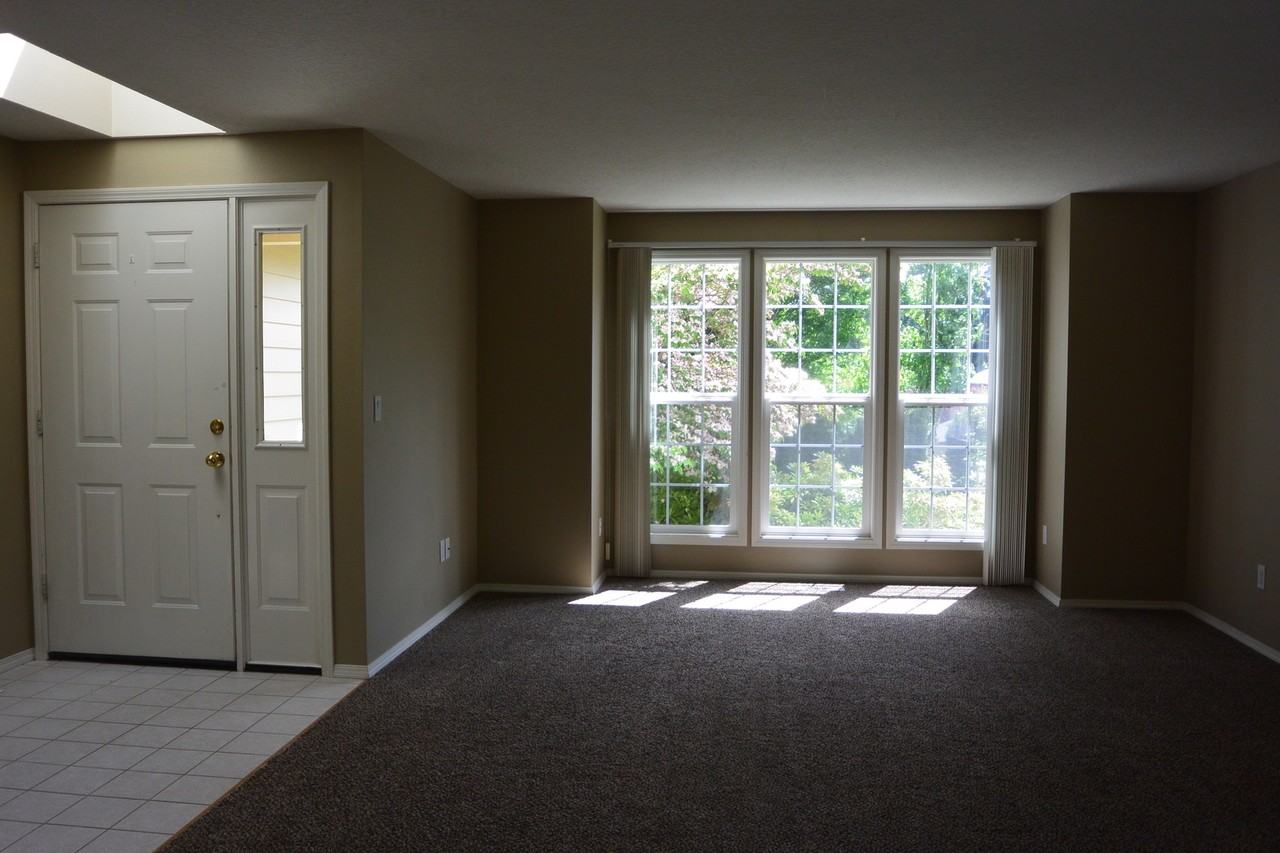 9404 Northeast 26th Court - Photo 7 of 21