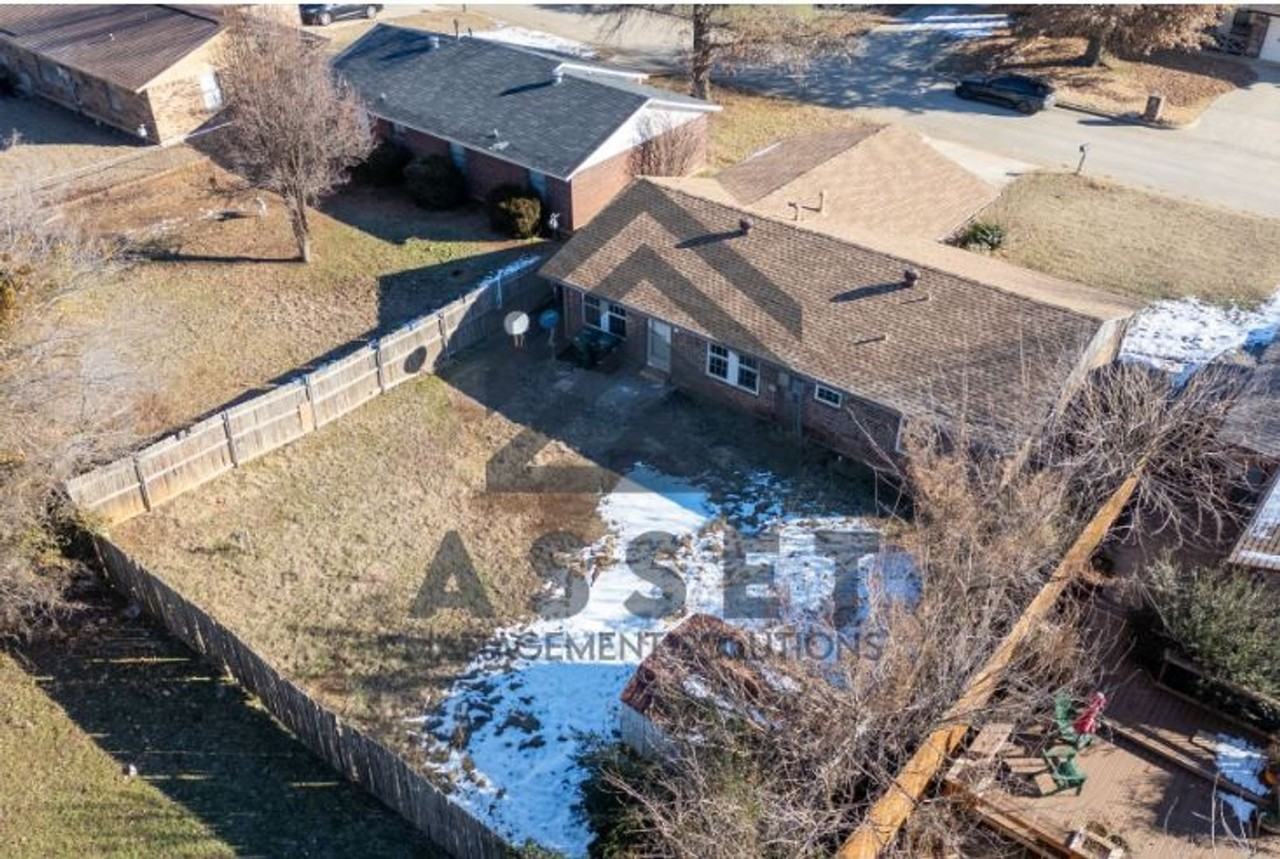 709 Briarwood Street - Photo 5 of 24