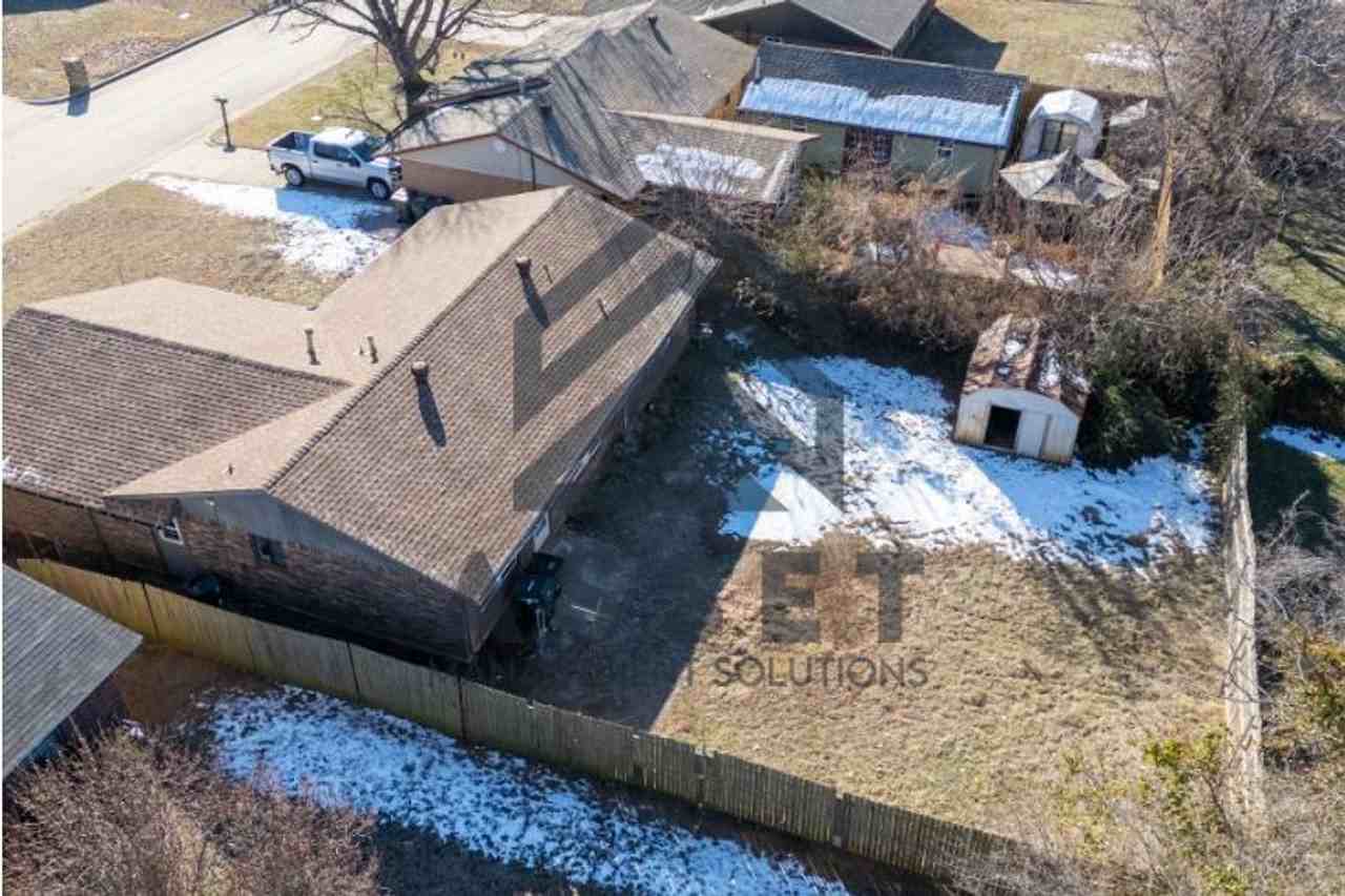 709 Briarwood Street - Photo 6 of 24