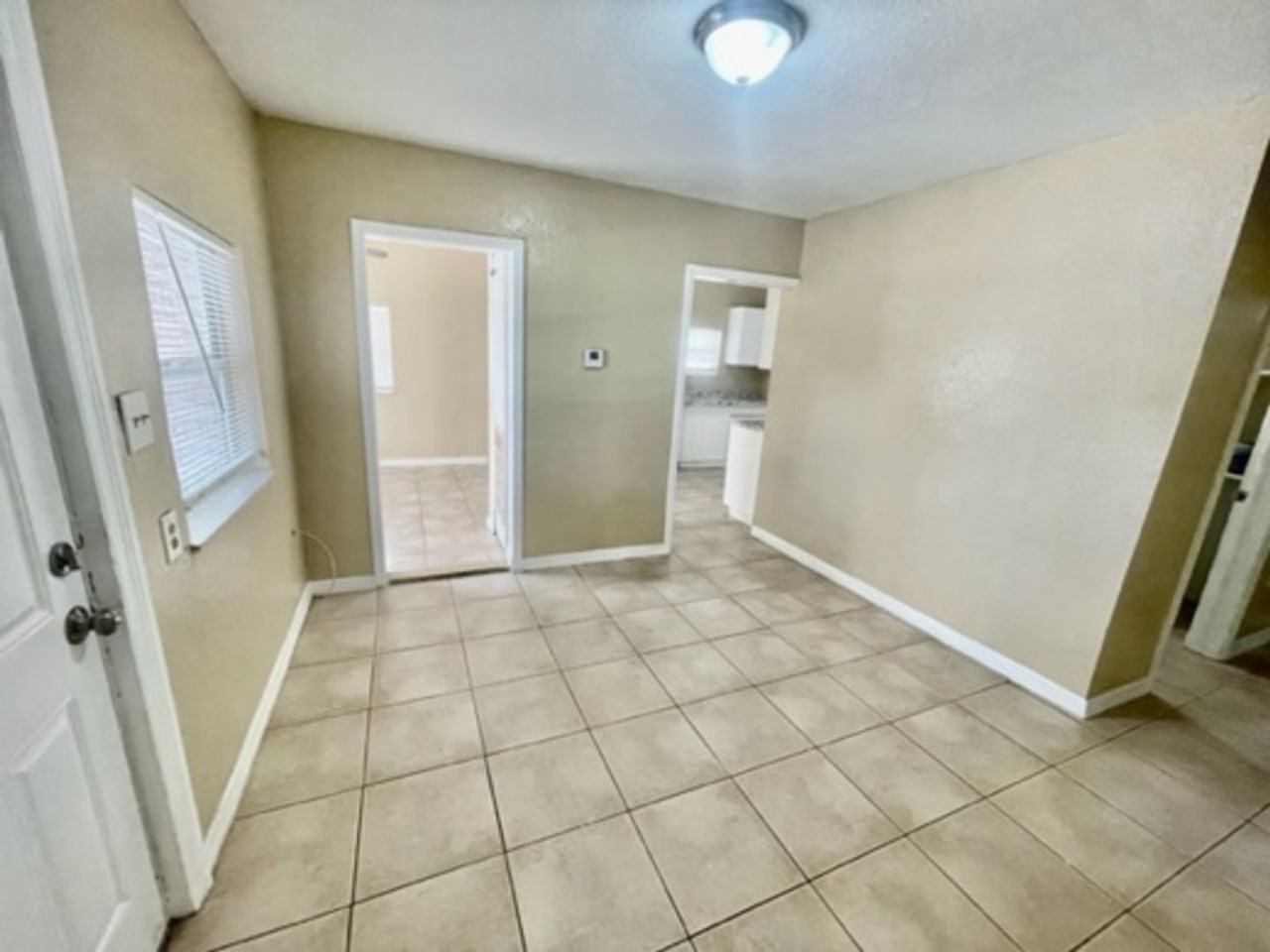 1606 E 31st Ave - Photo 3 of 15
