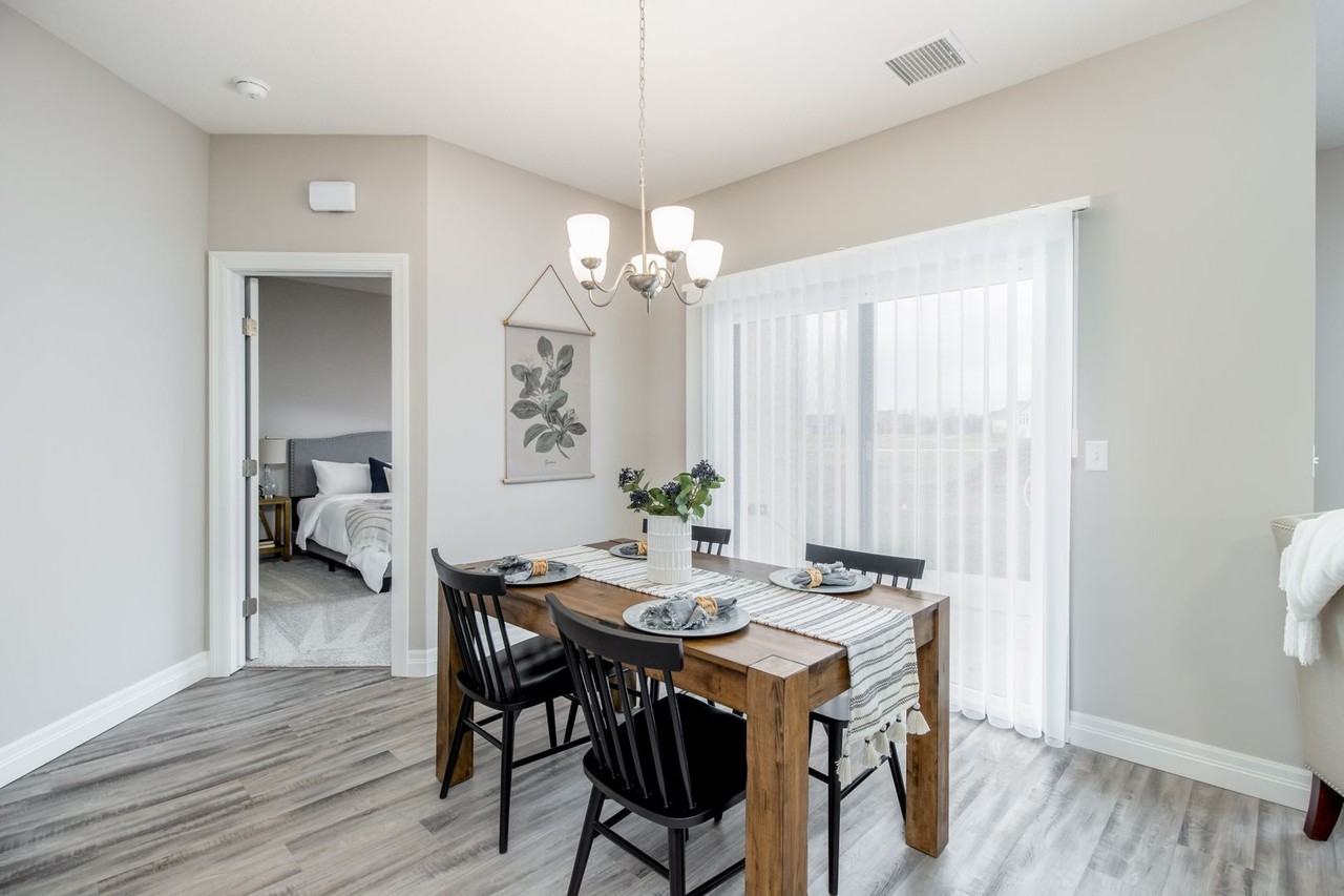 4143 Manchester Court - Photo 3 of 14