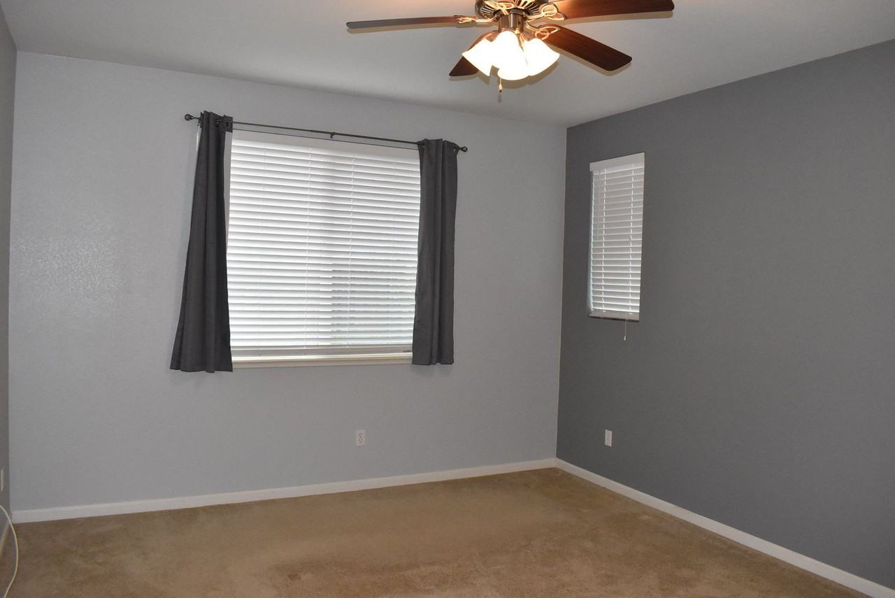 8060 Finchley Court - Photo 4 of 8