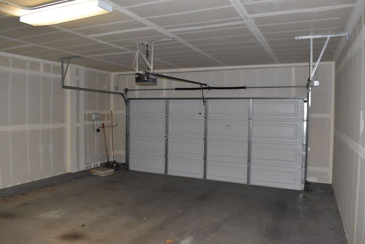 8060 Finchley Court - Photo 7 of 8