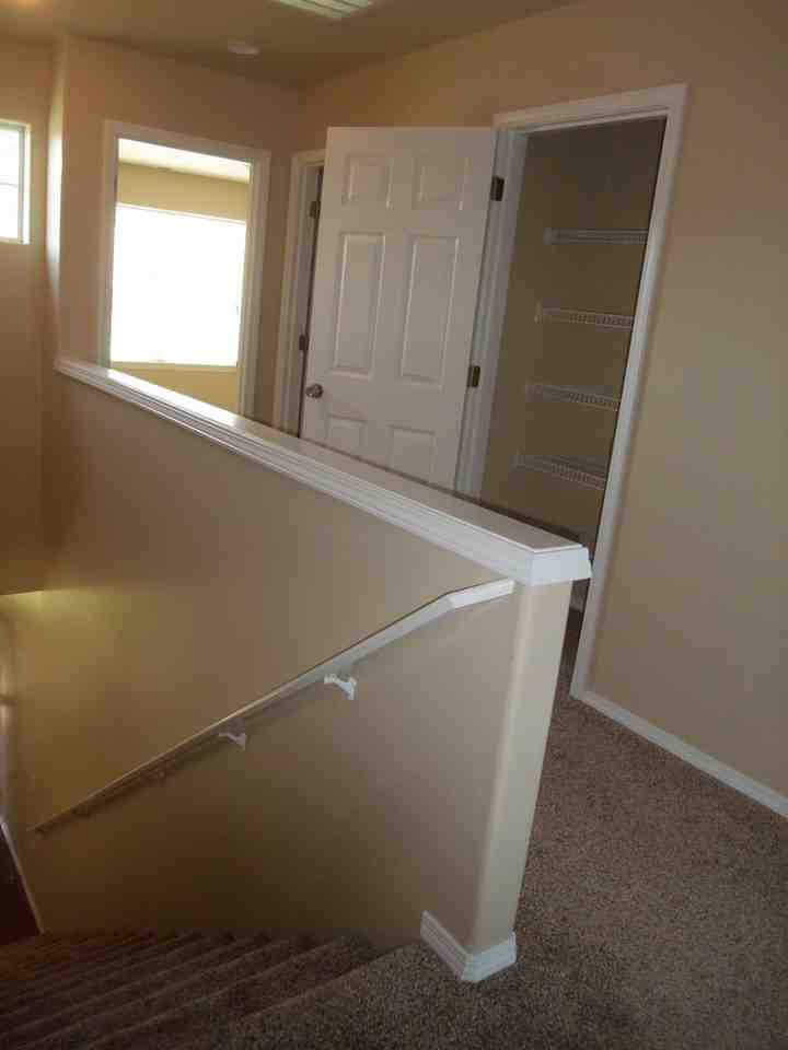 2600 Nw Raymond Ct - Photo 4 of 7