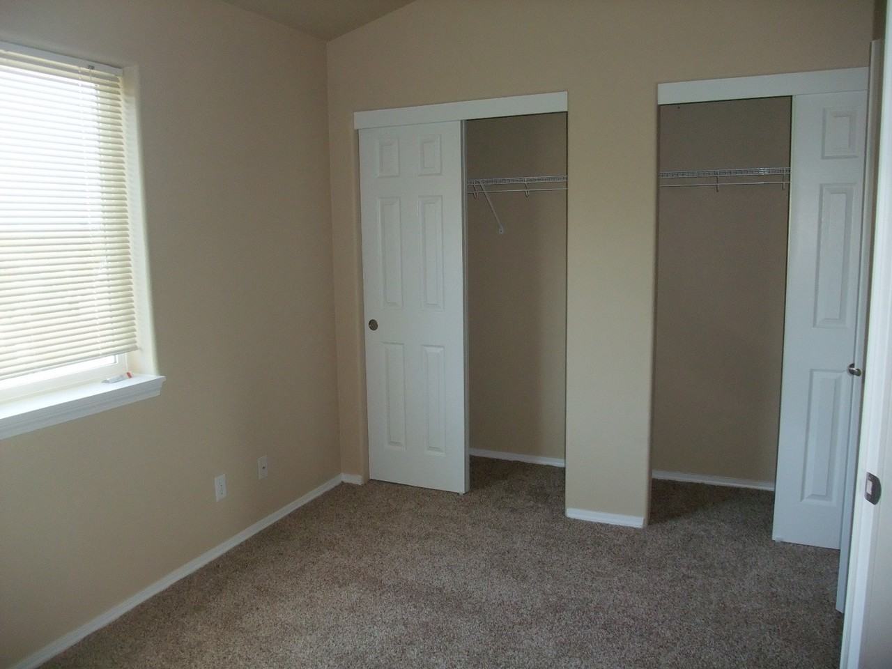 2600 Nw Raymond Ct - Photo 6 of 7