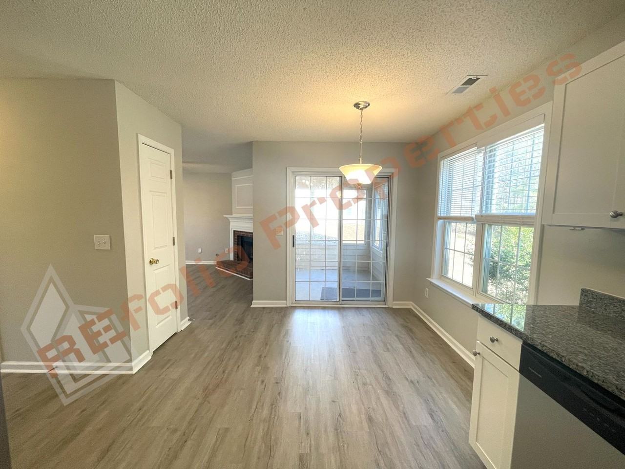 208 Lindell Dr - Photo 5 of 27