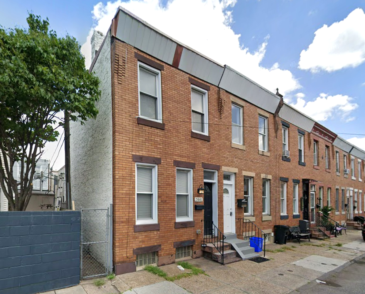 2441 East Oakdale Street - Photo 2 of 20