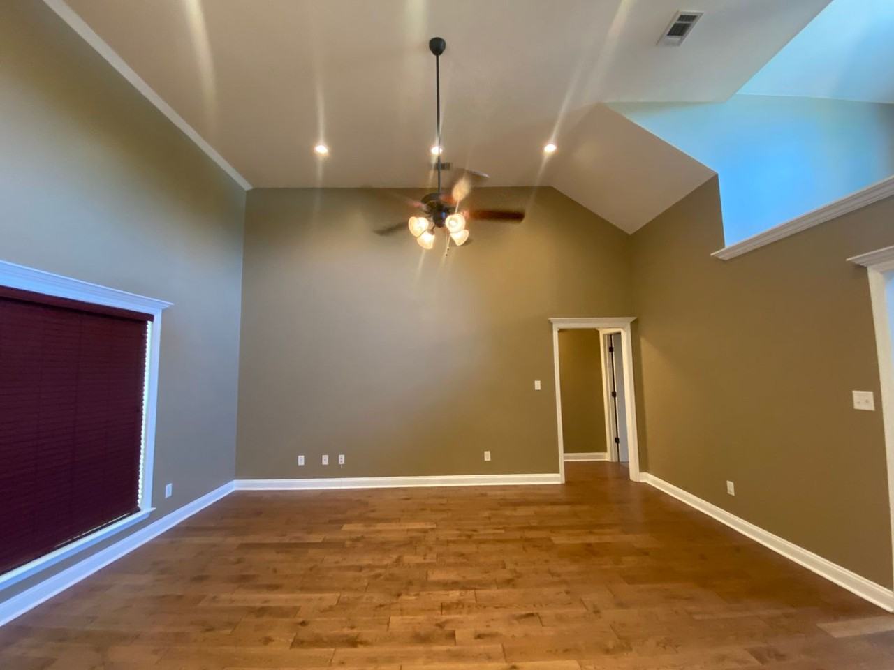 4301 Kenilworth Cir - Photo 4 of 31