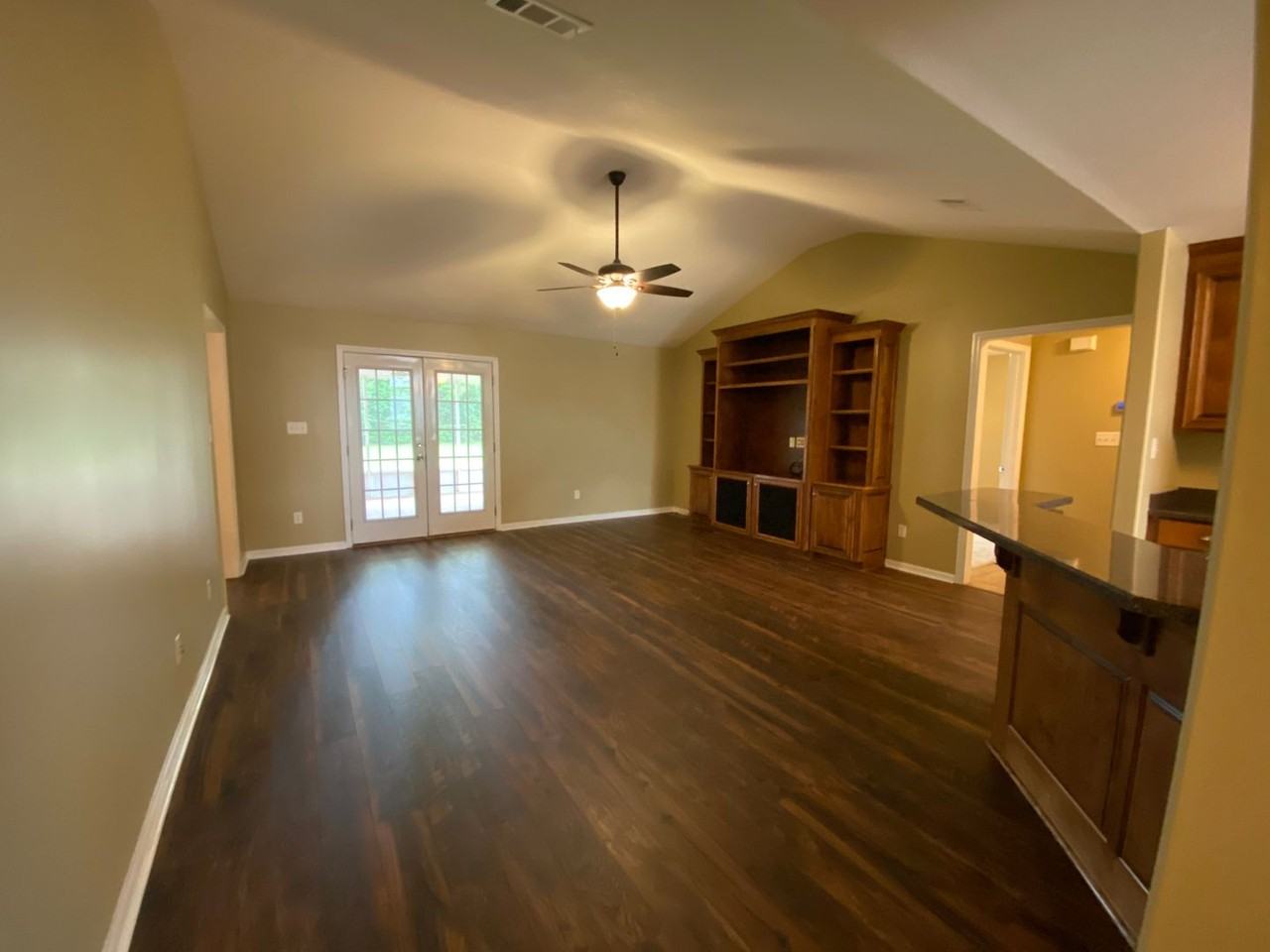 5618 Emily Ln - Photo 6 of 17