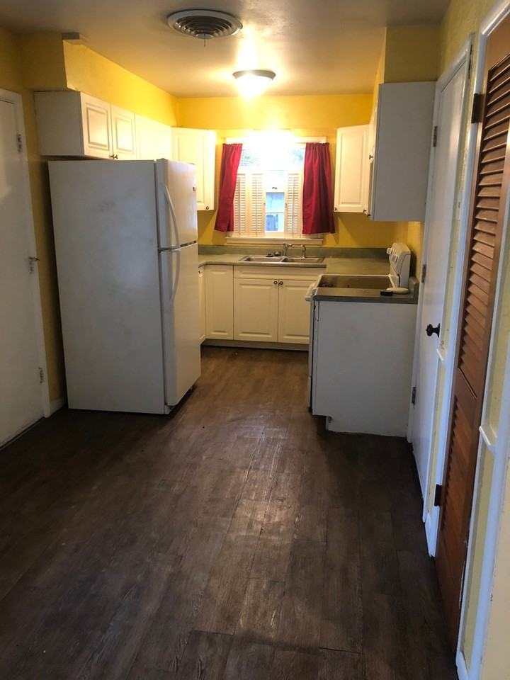 3306 Lewis Ln - Photo 4 of 9