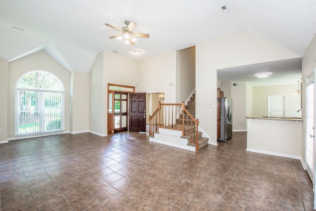 169 Southhaven Dr - Photo 3 of 28