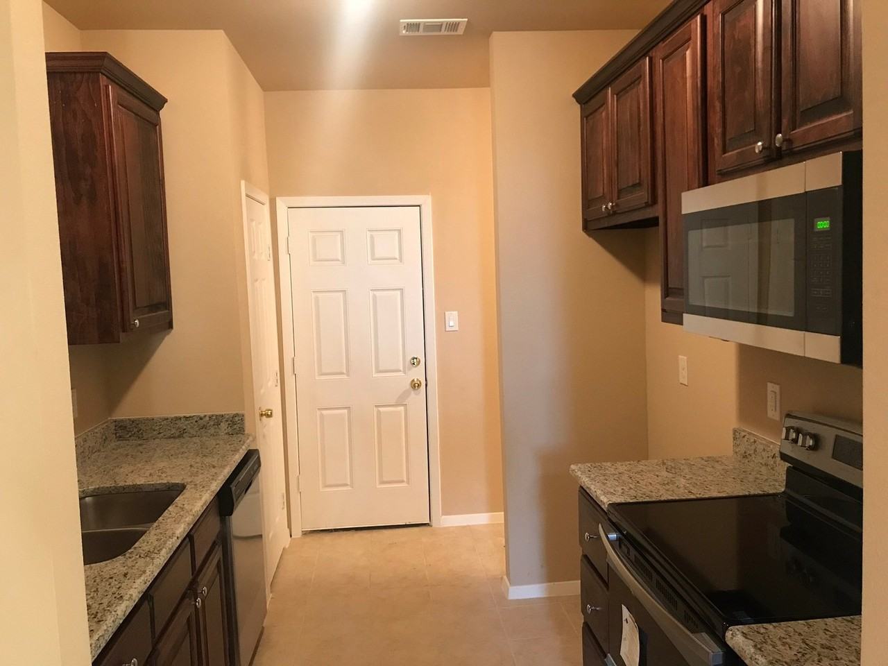 7605 Cousteau Dr - Photo 4 of 11