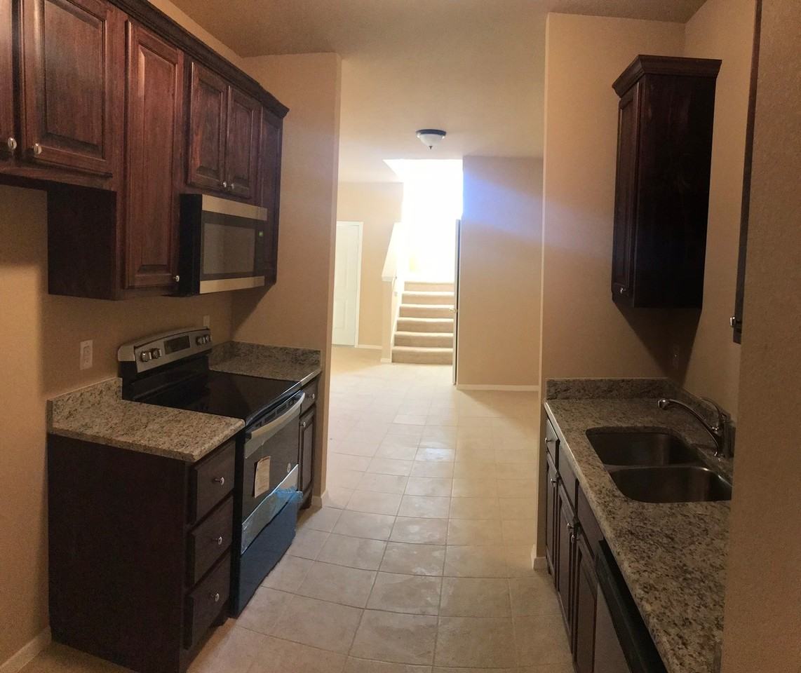 7605 Cousteau Dr - Photo 3 of 11