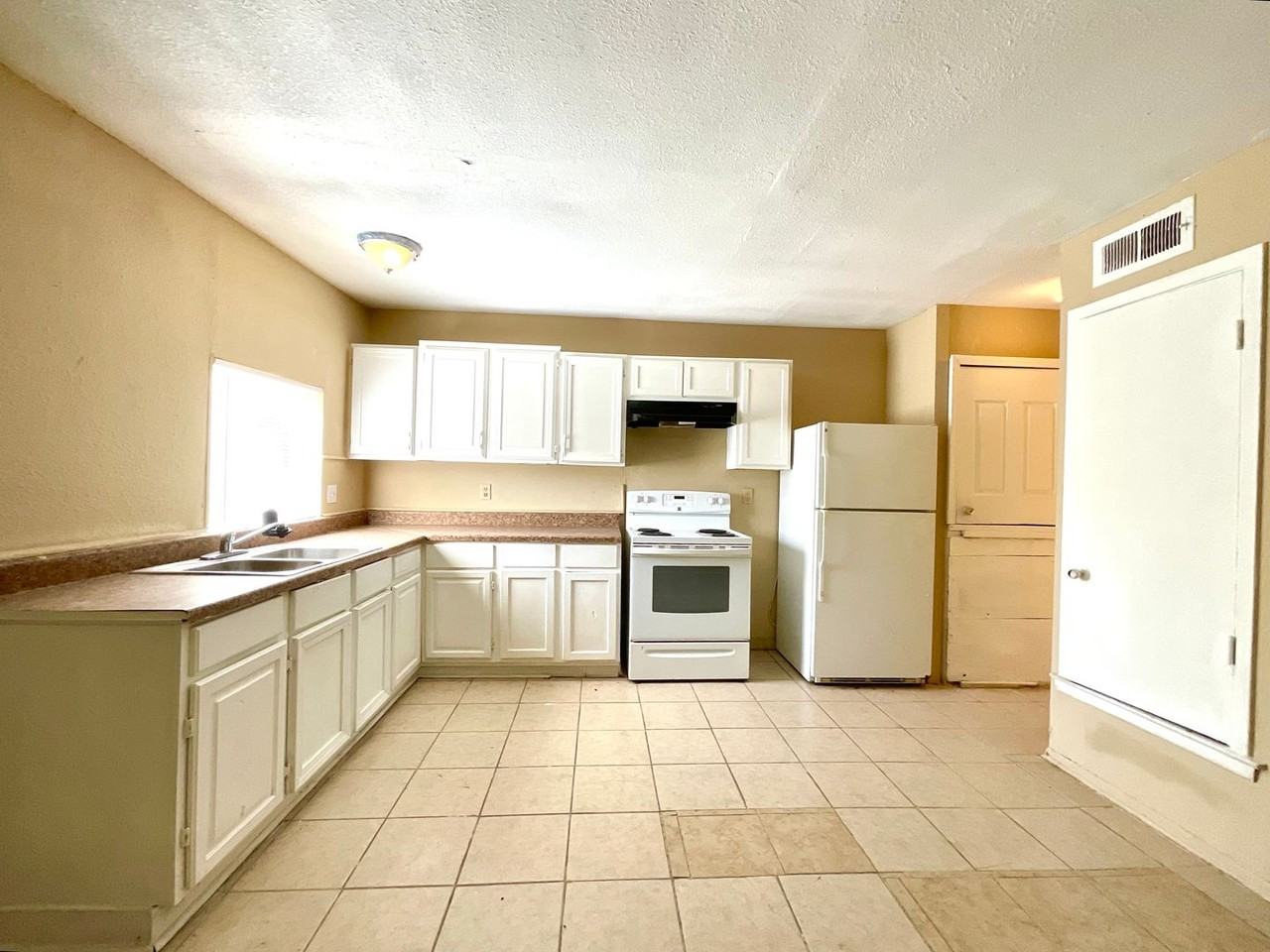 7042 Glen Mist - Photo 6 of 30