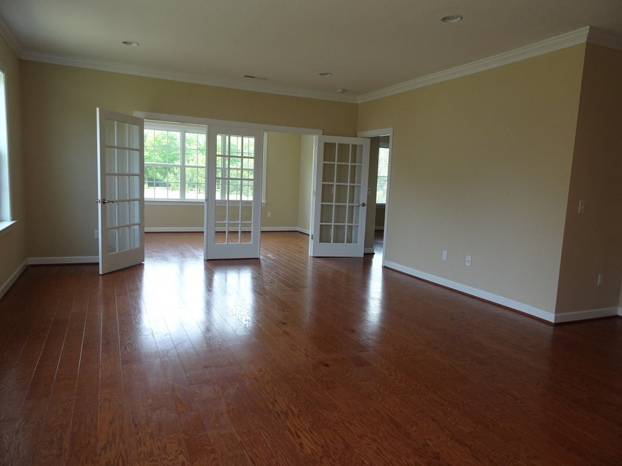 802 Braemar Crk - Photo 5 of 22