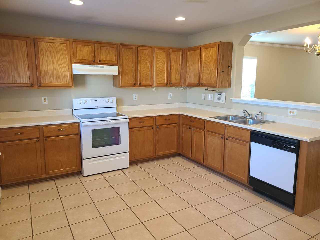 112 Willow Run - Photo 6 of 21